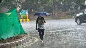 Delhi Weather Update दिल्ली-NCR में देर रात फिर बारिश, 