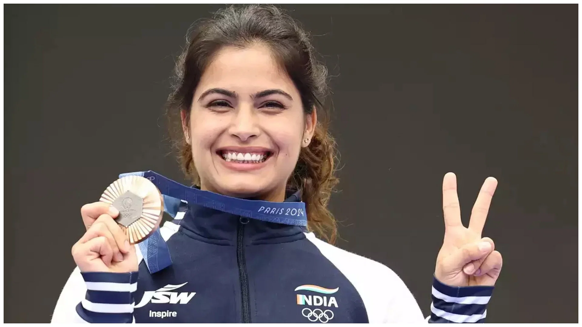 Manu Bhaker: झज्जर में ओलंपिक मेडलिस्ट मनु भाकर ने डाला वोट, बोलीं- छोटे कदम बड़े लक्ष्य की ओर ले जाते हैं...पेरिस ओलंपिक में दो पदक जीतकर इतिहास रचने वाली मनु भाकर ने पहली बार मतदान किया।