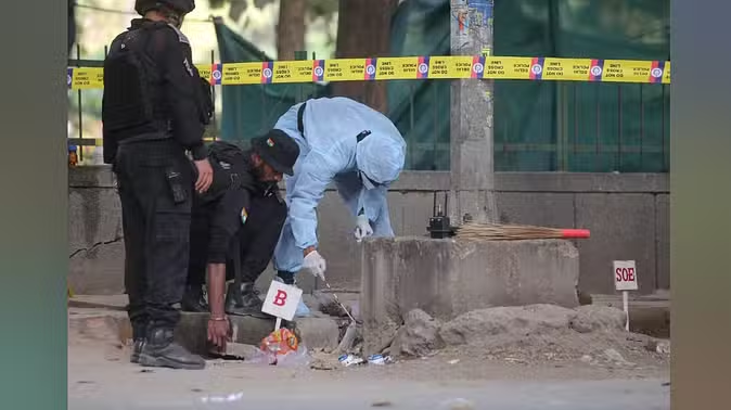 Delhi Blast: कोई शरारत नहीं धमाकों में संदेश हैजांच में बड़ा खुलासा; धमाके में इस पाउडर का हुआ इस्तेमाल